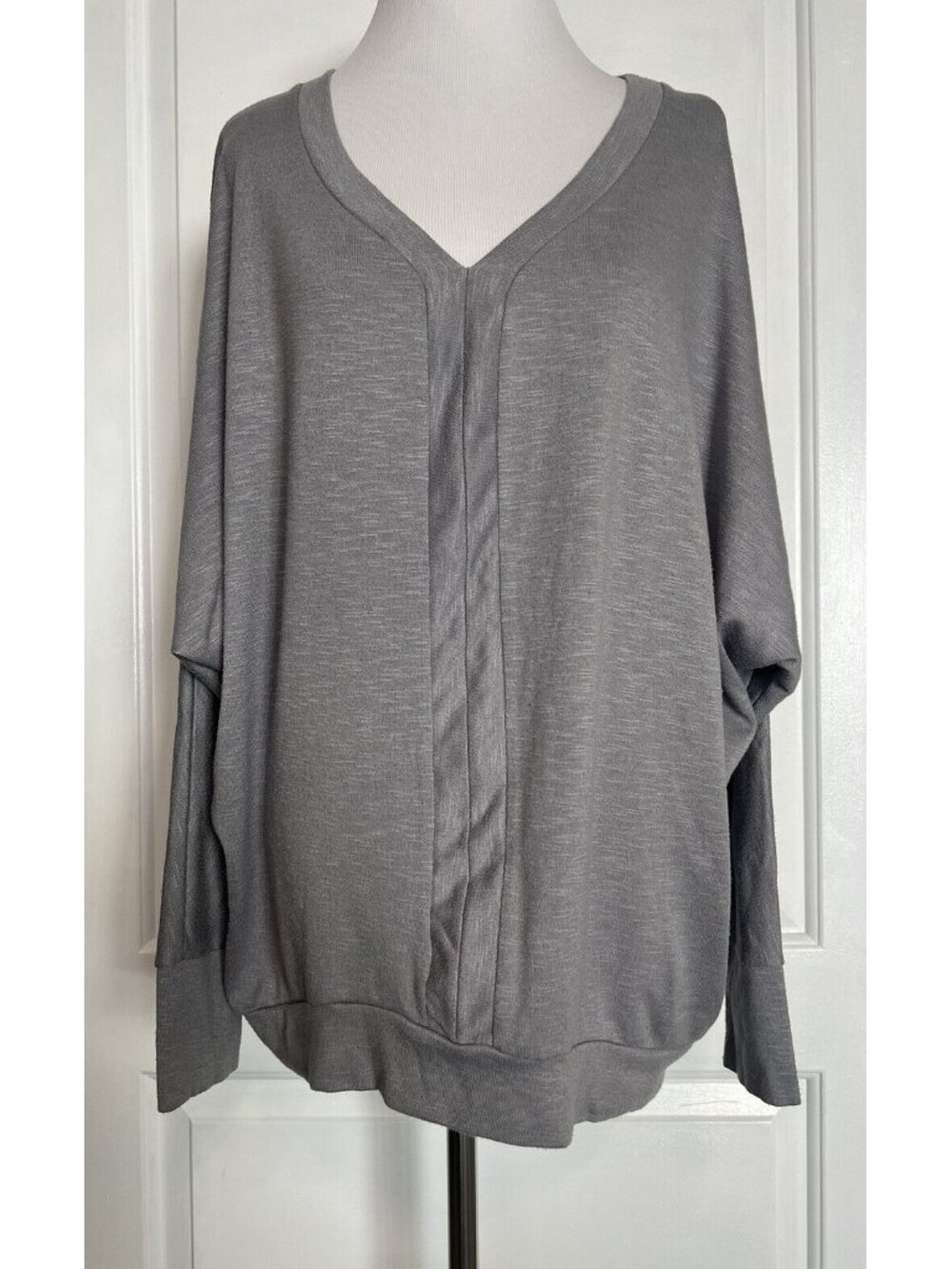 Anthropologie Jane And Delancey Boutique Knit Top Long Sleeve Dolman Gray Blue M